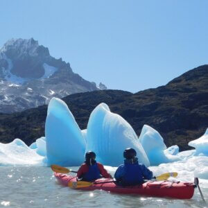 Kayak in Torres del paine - River Grey